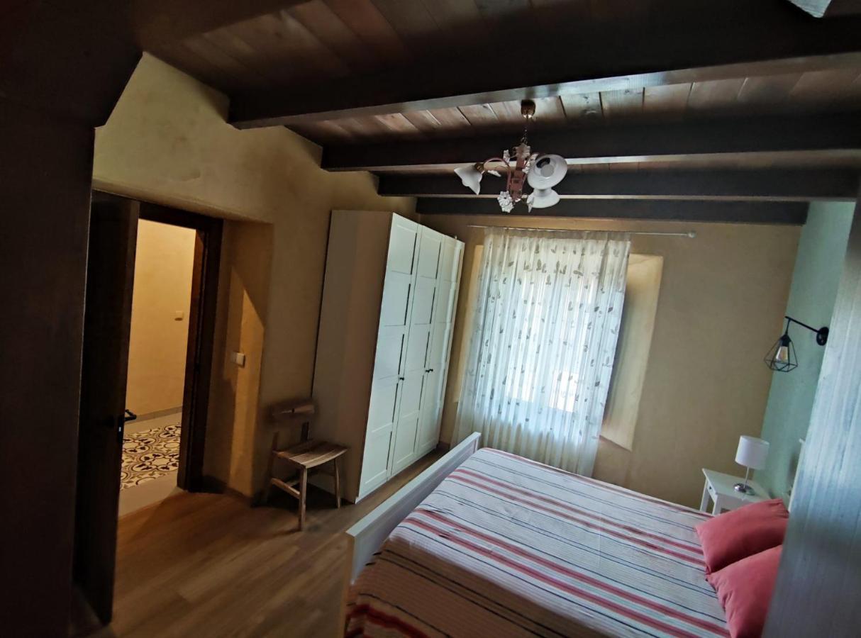 Casa Rural Oliver Y Nadia Rodilana Esterno foto